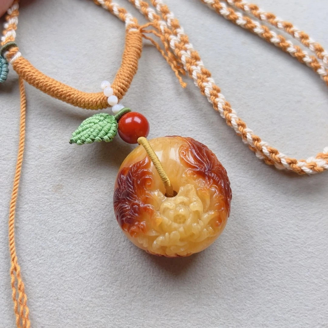 蜜蜡未镶嵌颈饰牡丹花扣扣