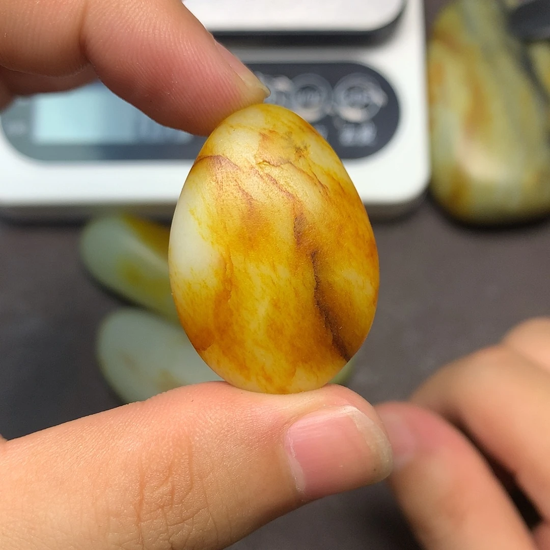 和田玉（糖玉）未镶嵌挂件