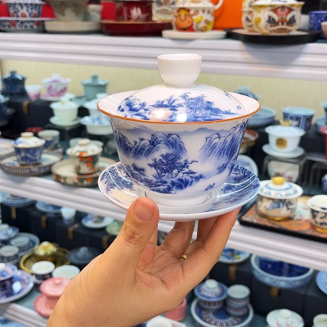 哈哈这是我的第一部电影都