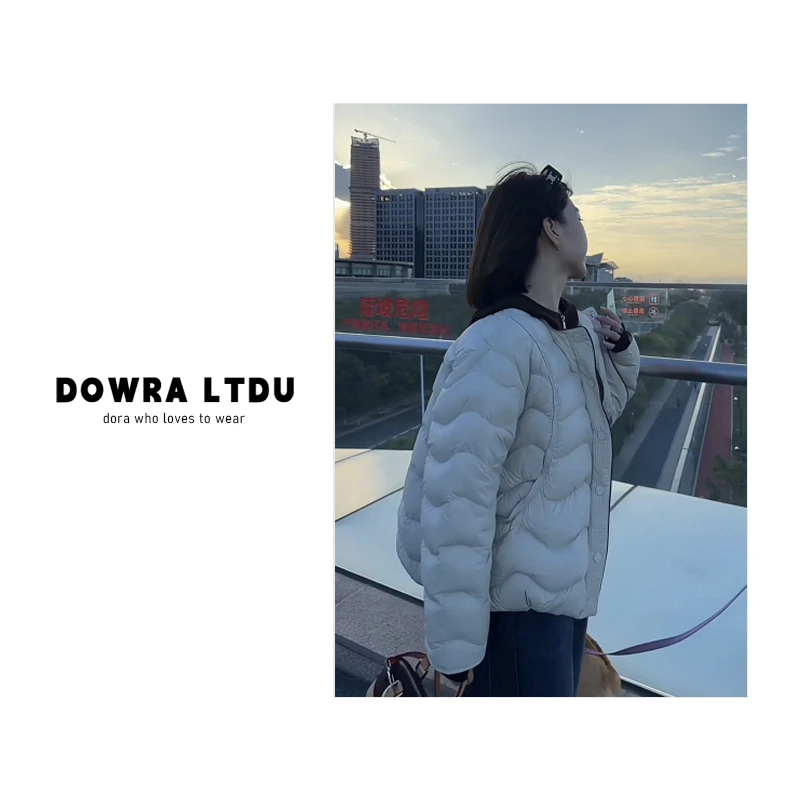 朵拉【日光岛屿】2025年冬季新款圆领纯色白鸭羽绒服外套593-251380