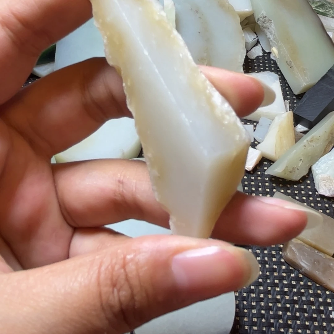 和田玉未镶嵌项链