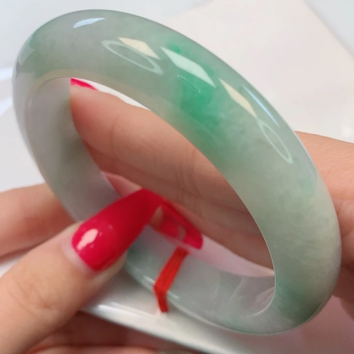 【闪购商品】翡翠手镯未镶嵌60+圈