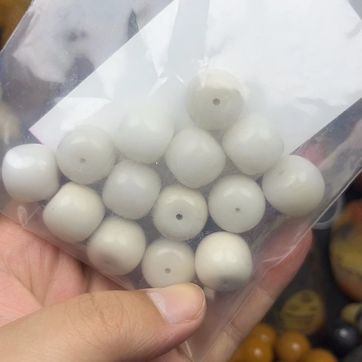 @***宝石英质玉未镶嵌颈饰