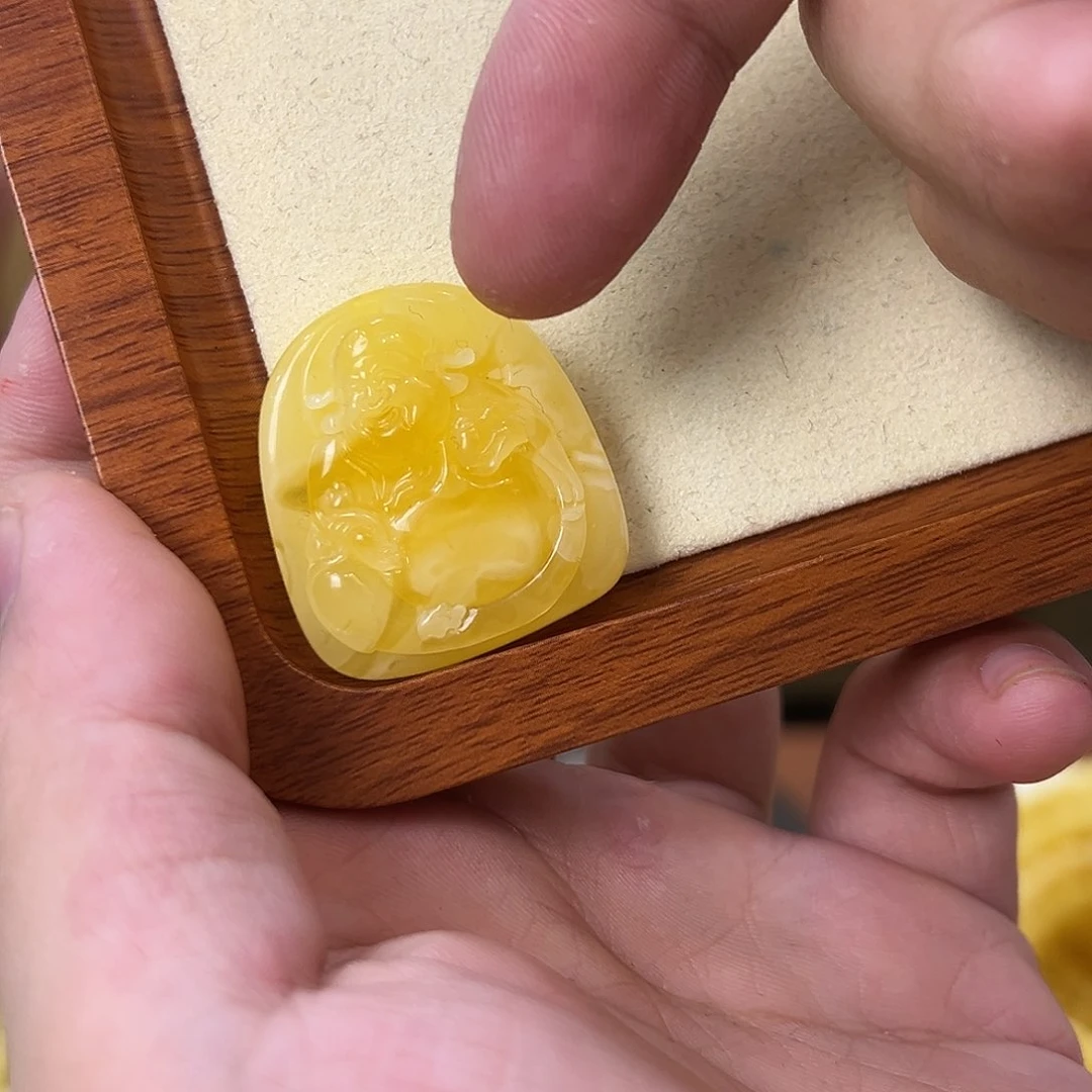 琥珀珠宝奇石未镶嵌