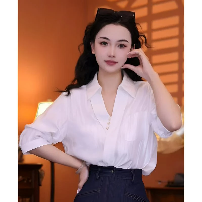 西西 白霜之约港味复古时尚气质薄款显瘦设计V领衬衫白色上衣女