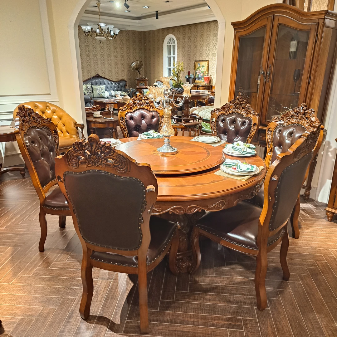 YM363圆餐桌1350*1350*790（转盘直径80cm）+真皮餐椅540*560*1105