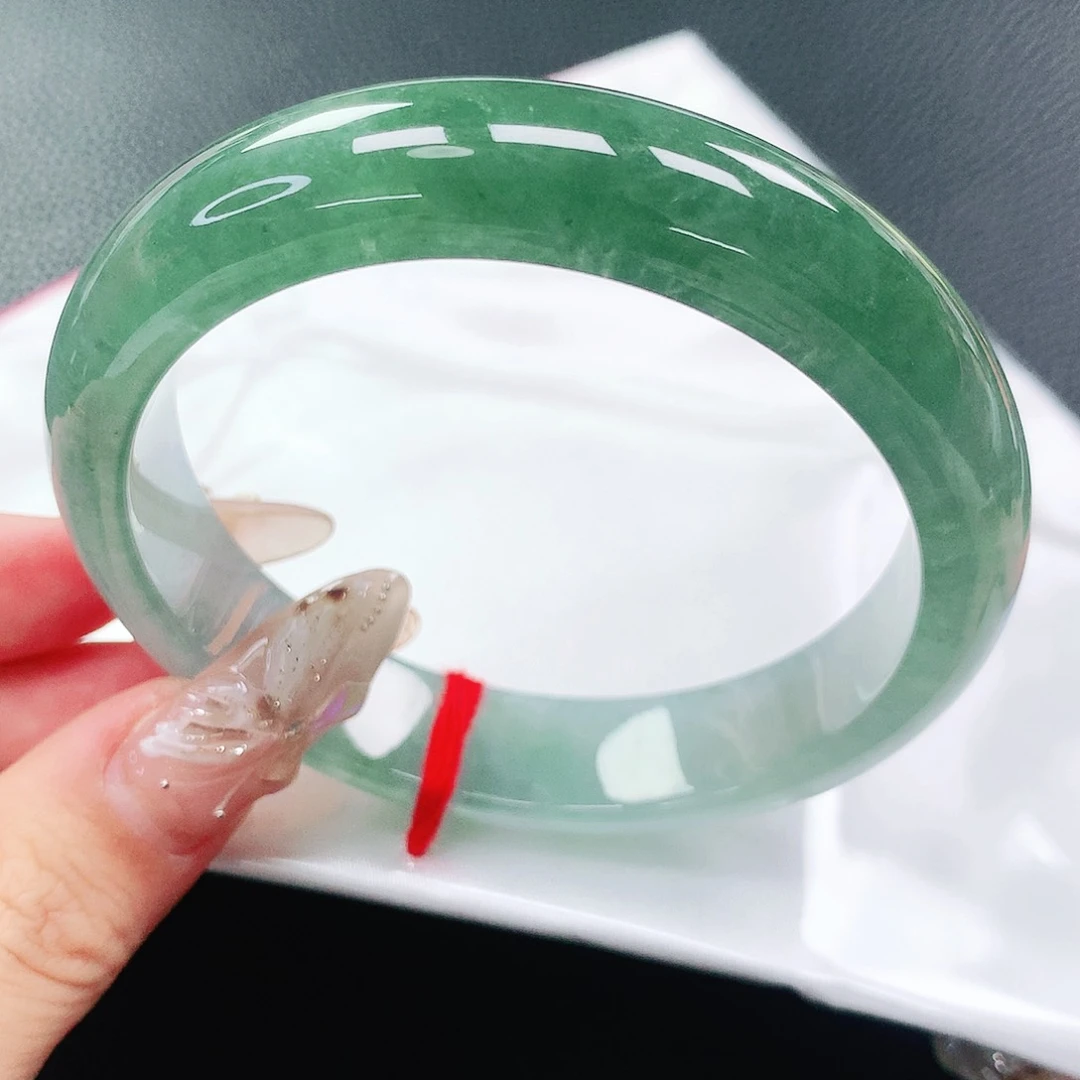 翡翠手镯未镶嵌58圈