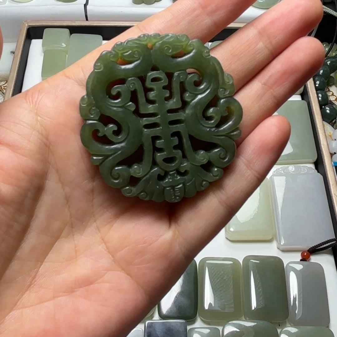 颈饰未镶嵌和田玉