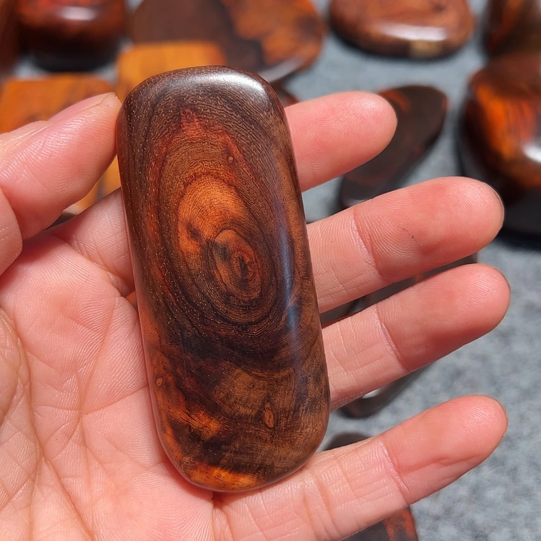 渐***变交趾黄檀（大红酸枝）