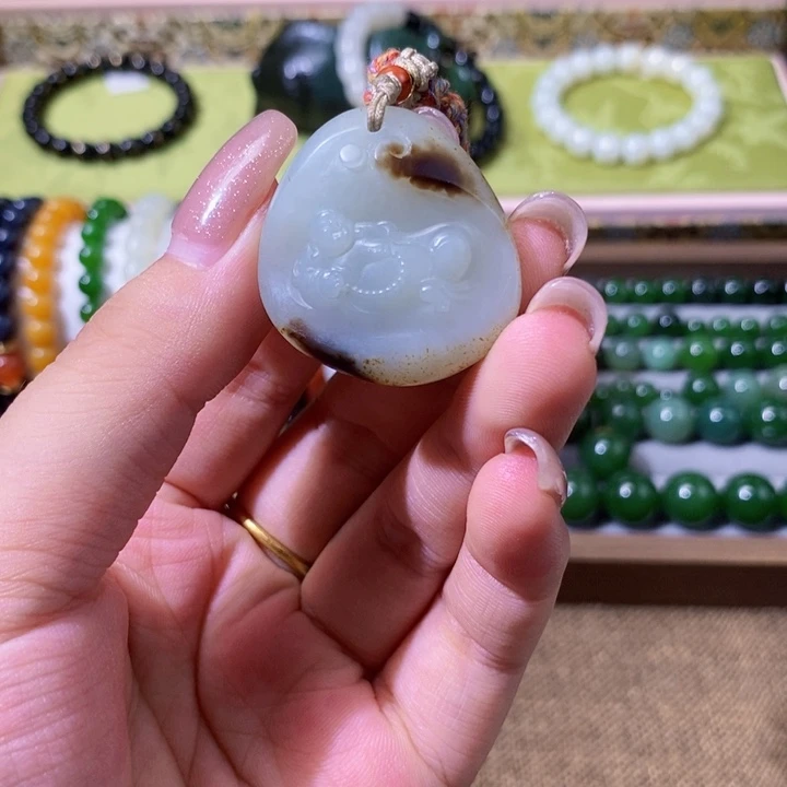 和田玉未镶嵌颈饰