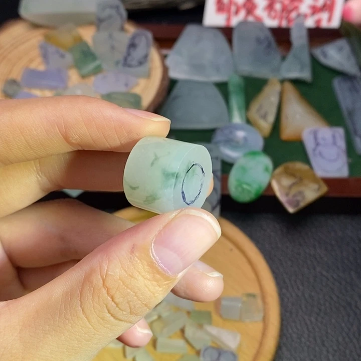 未镶嵌定制翡翠翡翠