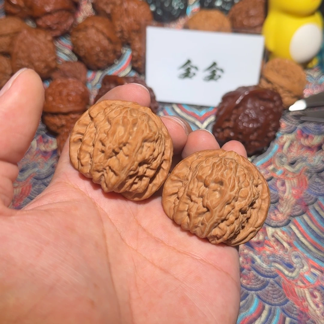 文玩核桃把件1808白狮子，尺寸42，46克