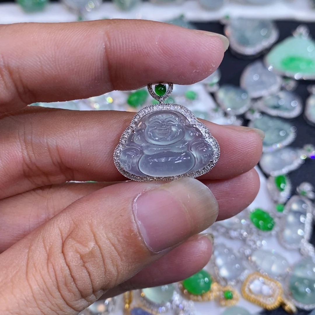 翡翠18K金镶嵌颈饰