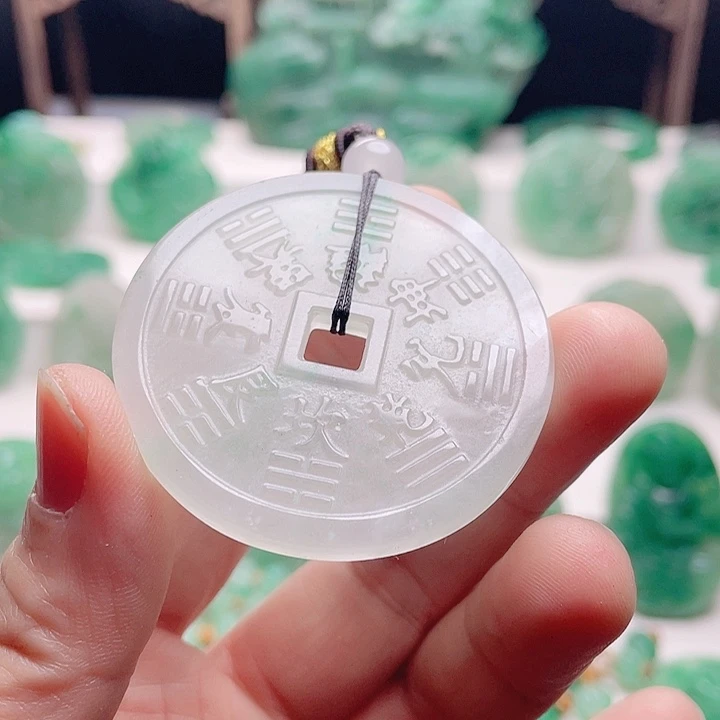 石英质玉未镶嵌颈饰