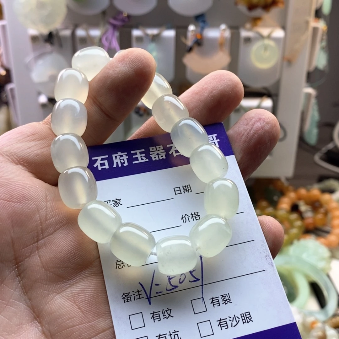 未镶嵌蛇纹石玉颈饰