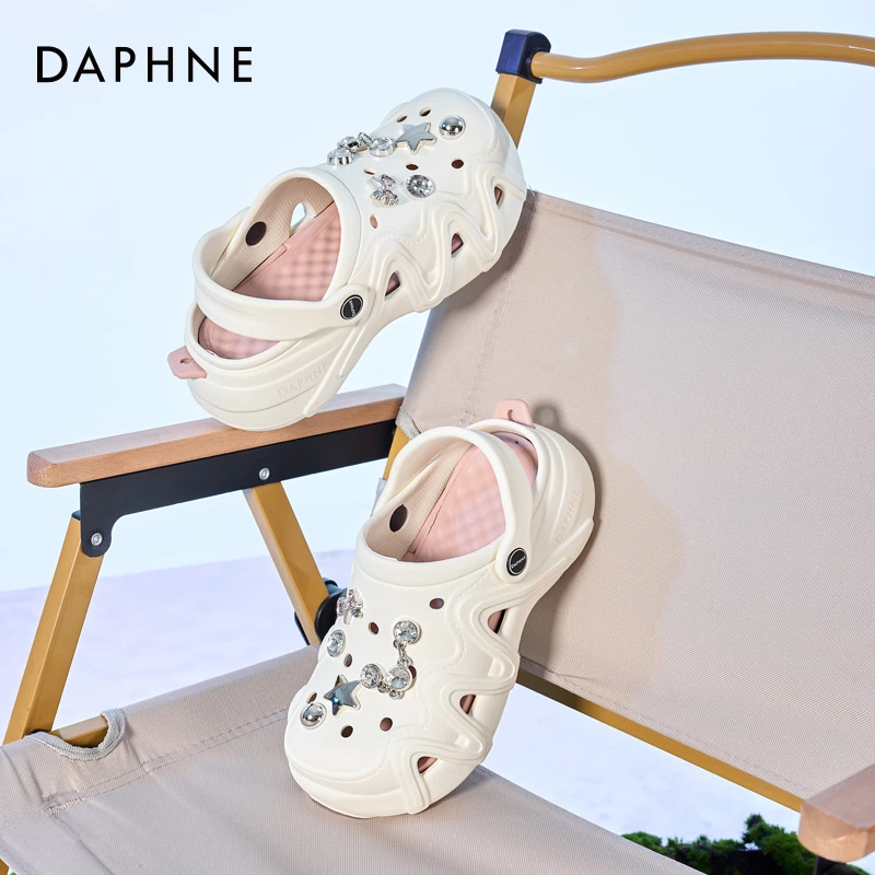 达芙妮厚底洞洞鞋女鞋款夏季百搭防滑果冻凉鞋透气踩屎感凉拖鞋子