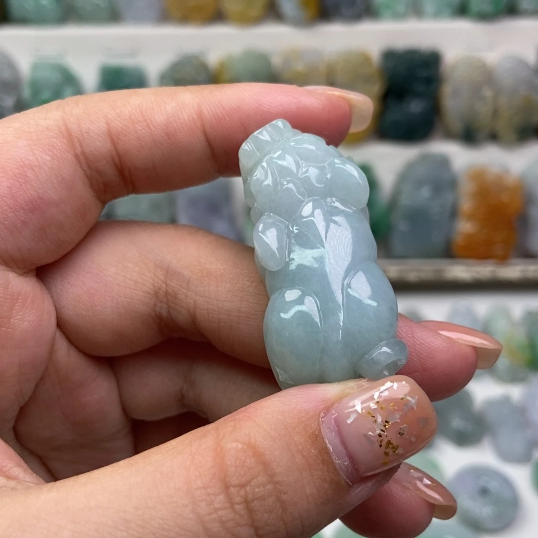 翡翠未镶嵌吊坠(赠链)