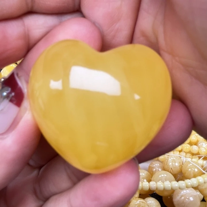 裸石蜜蜡未镶嵌蜜蜡爱心吊坠重19.2克