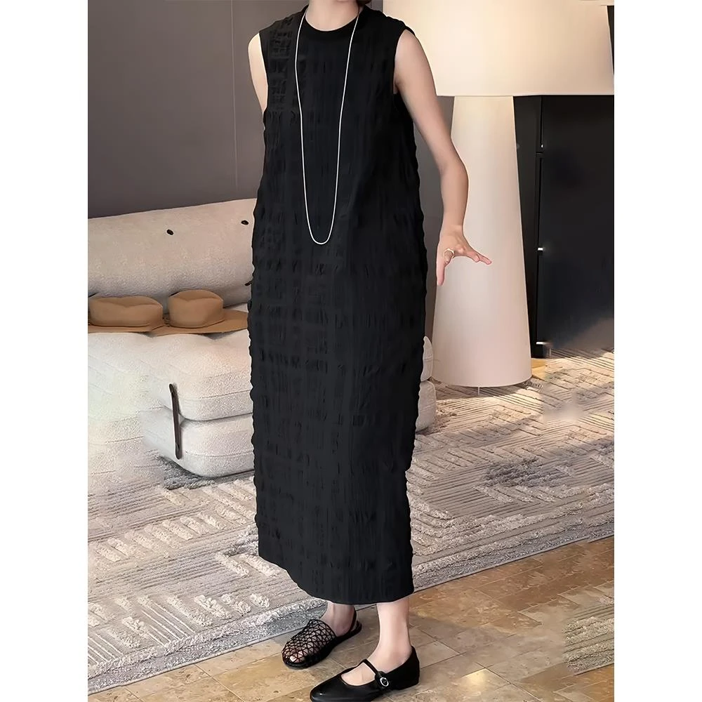 法式气质高端精致黑色无袖连衣裙2025新款女夏季宽松显瘦背心长裙