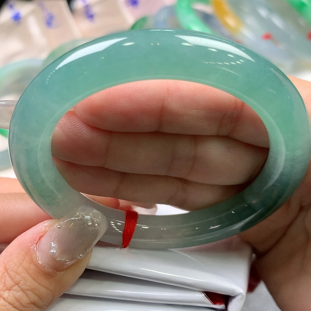 翡翠未镶嵌手镯53.6圆条