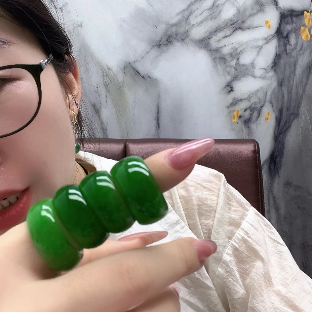 翡翠未镶嵌戒指戒指