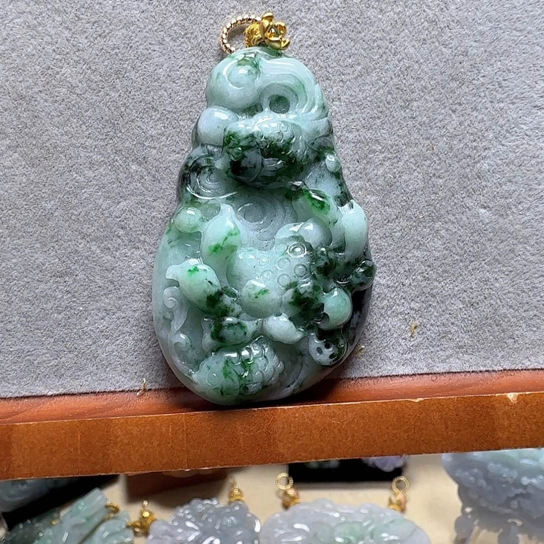 吊坠(赠链)未镶嵌翡翠