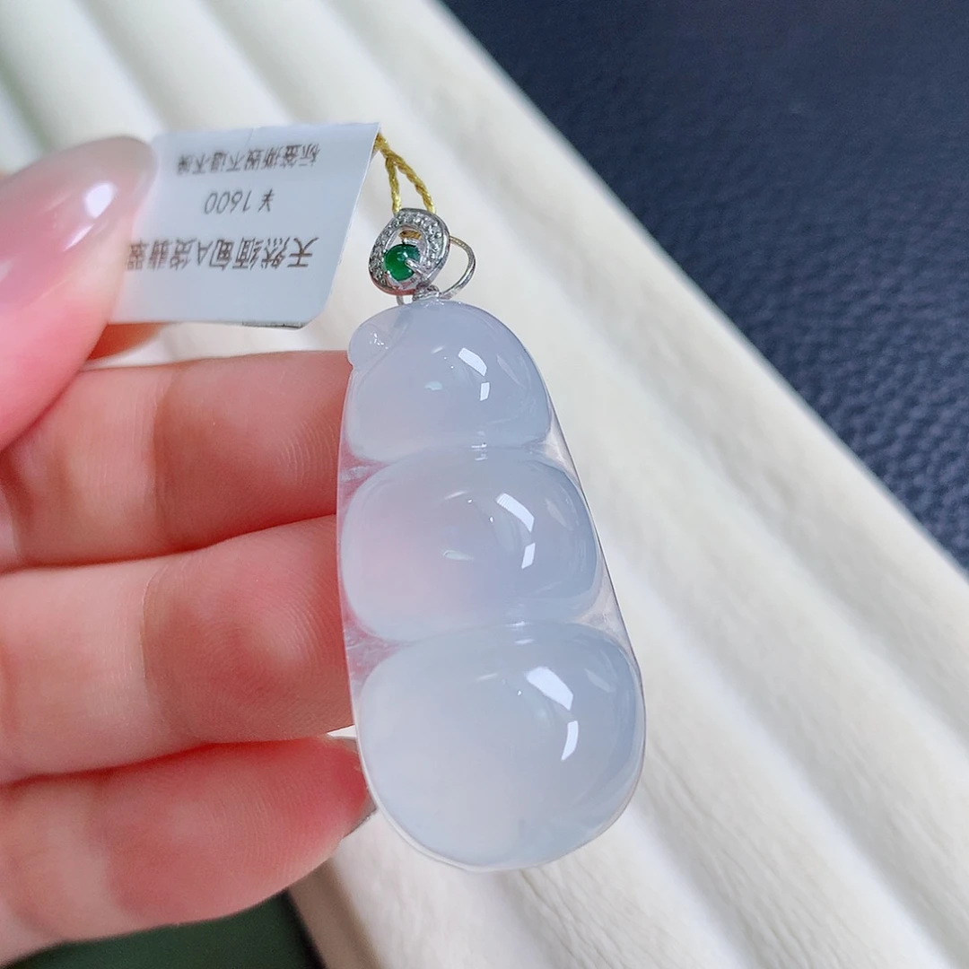 翡翠18K金镶嵌颈饰豆子