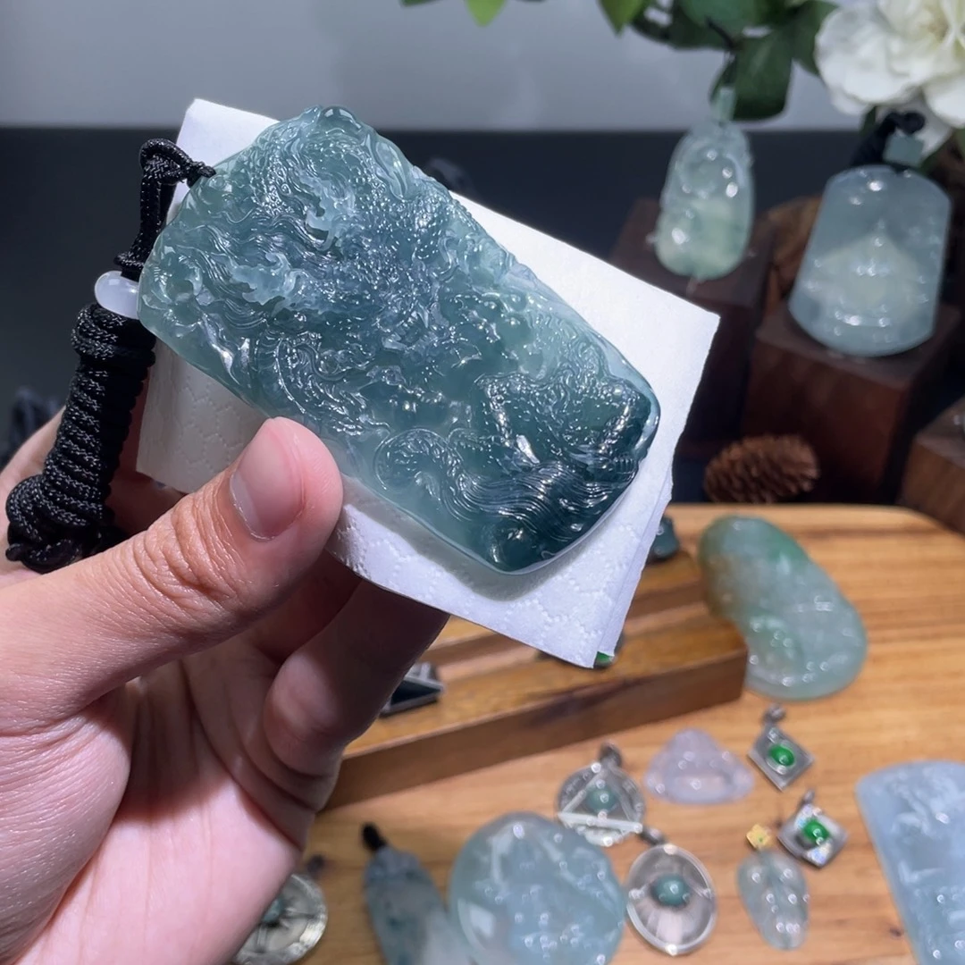 定制翡翠未镶嵌吊坠危