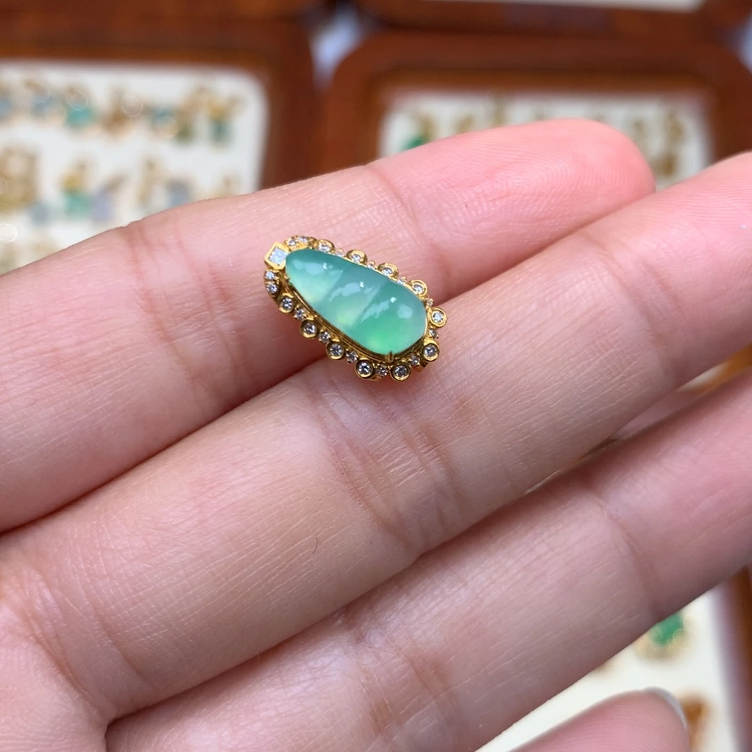 翡翠18K金镶嵌毛衣链福豆