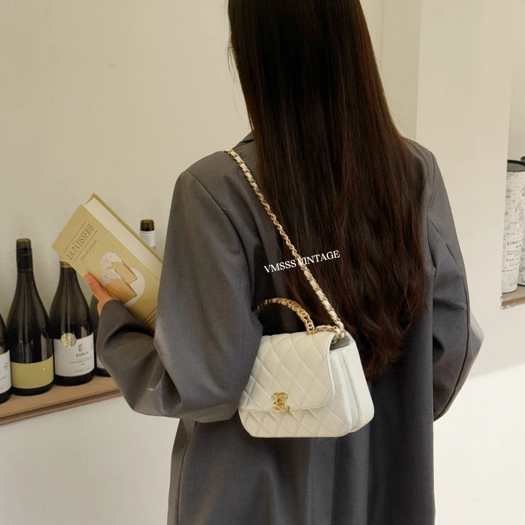 99新 Chanel/香奈儿 24s白金水钻镂空手柄风琴单肩包/91876小香风