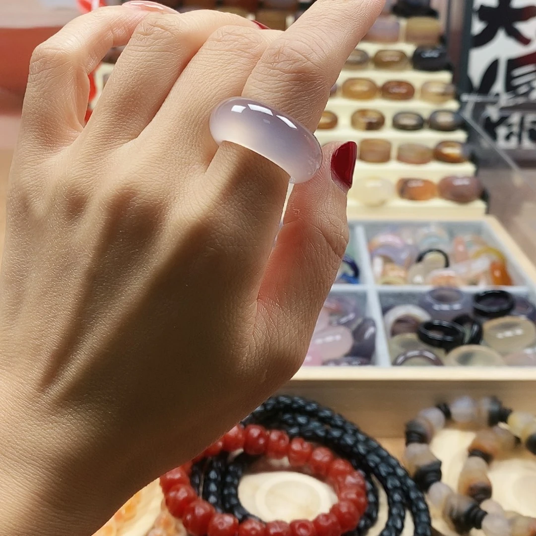 隆***迪玛瑙/玉髓未镶嵌戒指