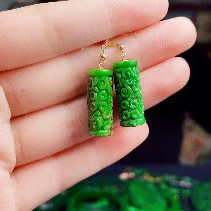 翡翠18K金镶嵌颈饰多样性