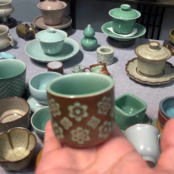 龙泉青瓷宝相花杯杯