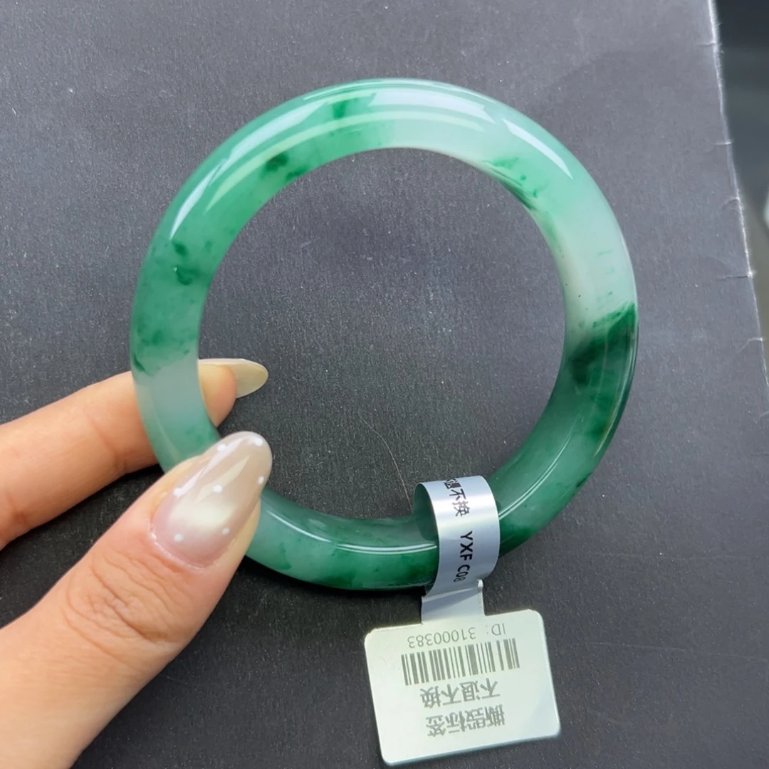 石英质玉未镶嵌手镯+周周59.8