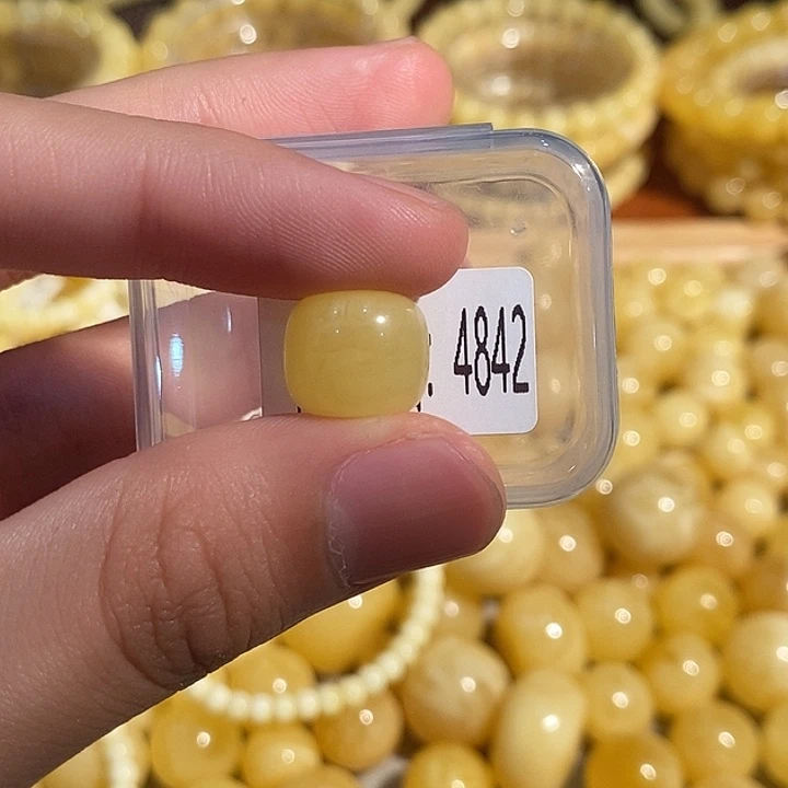 未镶嵌琥珀珠宝奇石4842