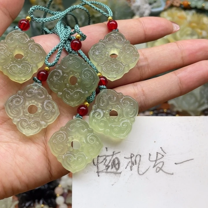 蛇纹石玉合金颈饰