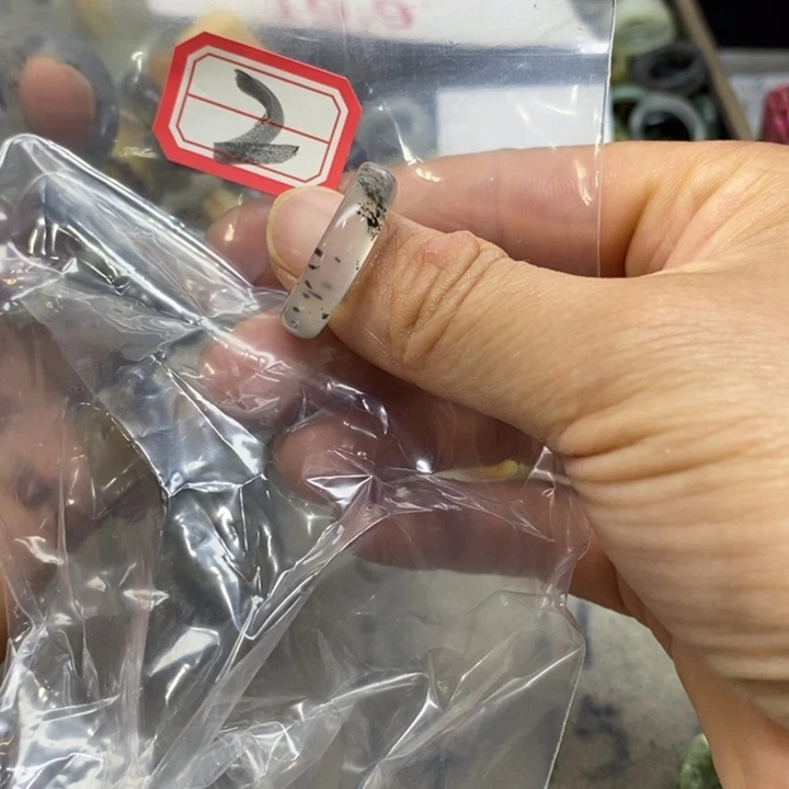 蛇纹石玉未镶嵌戒指?****?