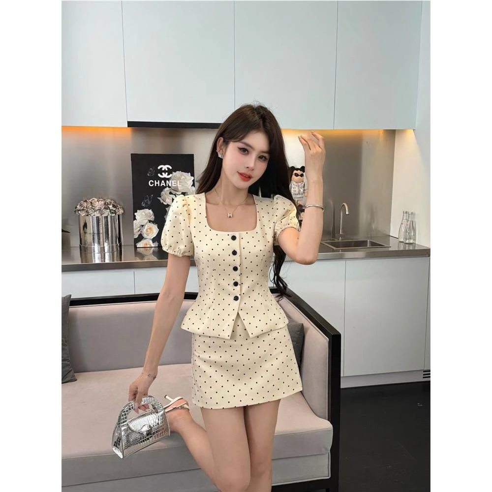 微胖mm小香风波点套装女小众修身显瘦短袖上衣高腰半身裙两件套潮