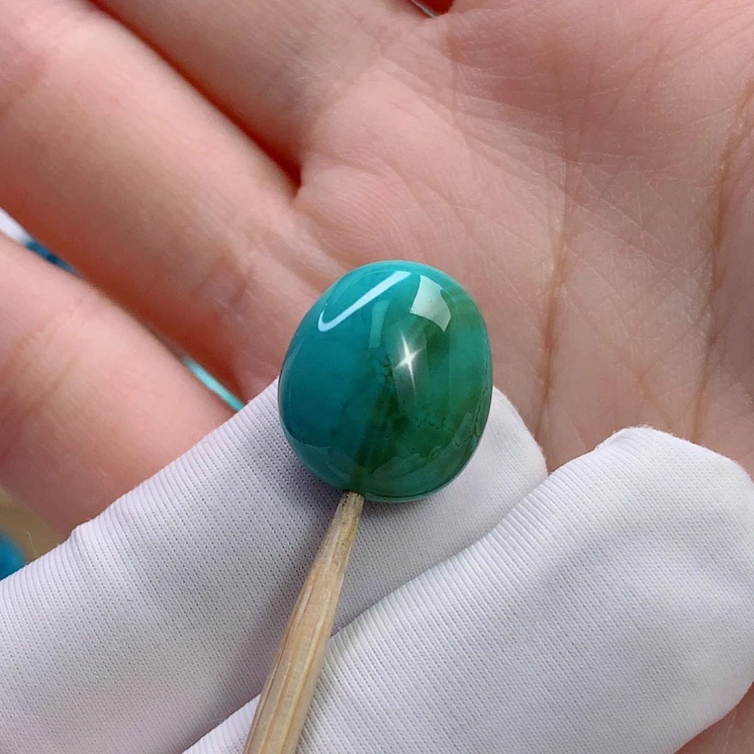 未镶嵌绿松石颈饰