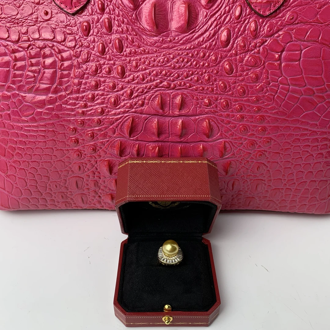 4056【香港联邦】金色气质优雅女士戒指