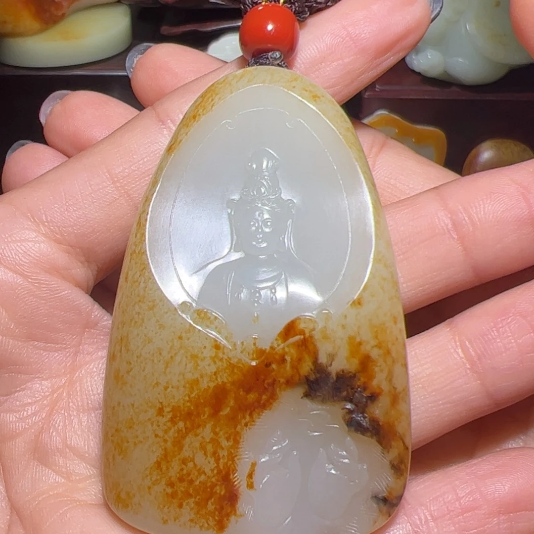 佛***光和田玉未镶嵌颈饰