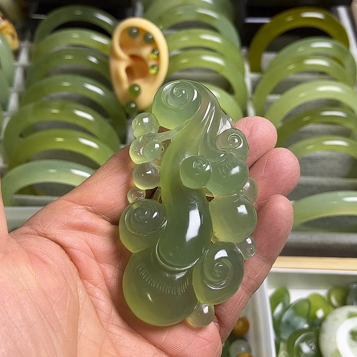 合金蛇纹石玉颈饰