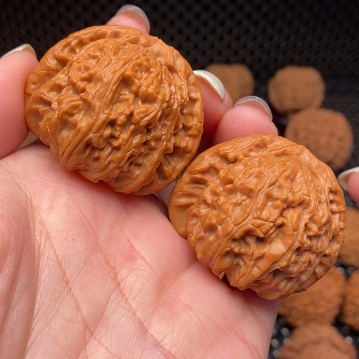 文玩核桃吊坠8白狮子40