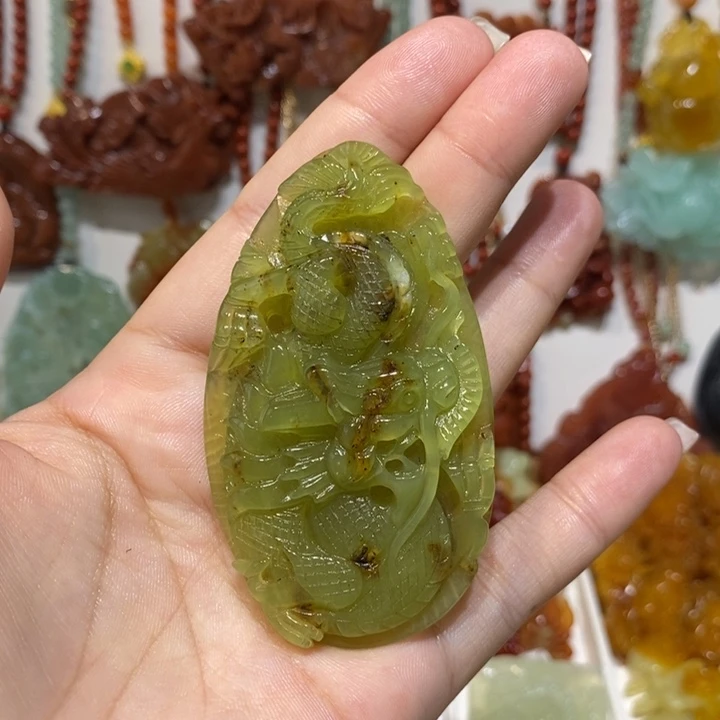 未镶嵌蛇纹石玉颈饰