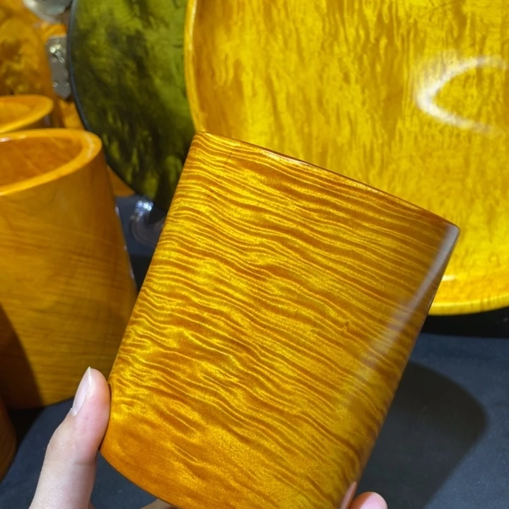 金丝楠笔筒45566555555555566