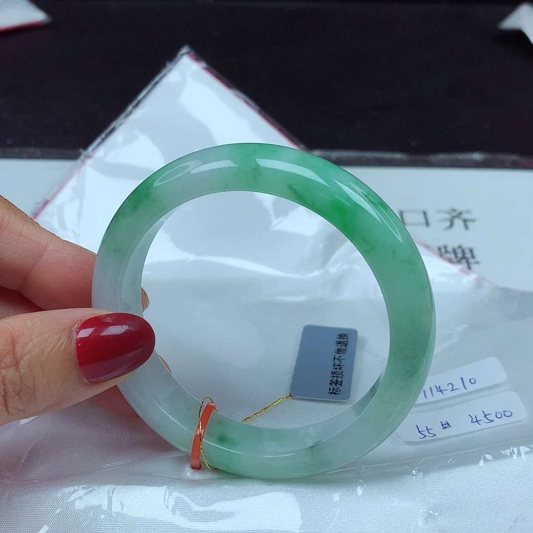 翡翠手镯未镶嵌55圈4210