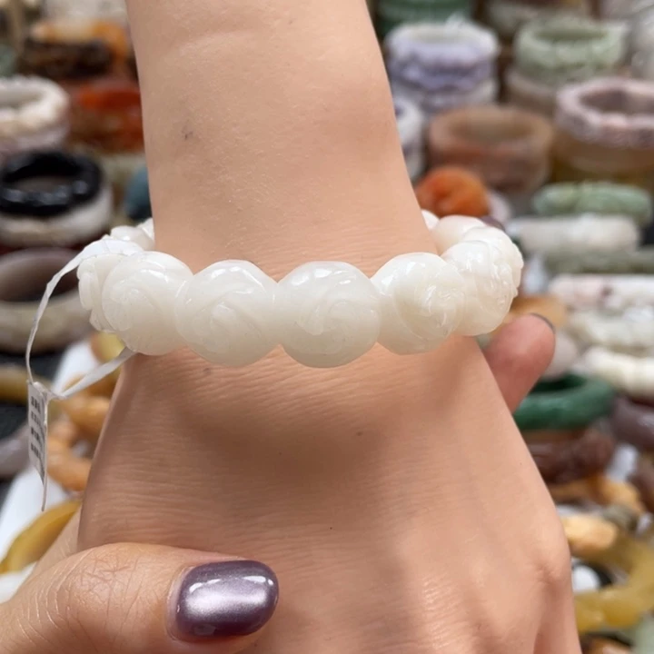 未镶嵌手镯石英质玉