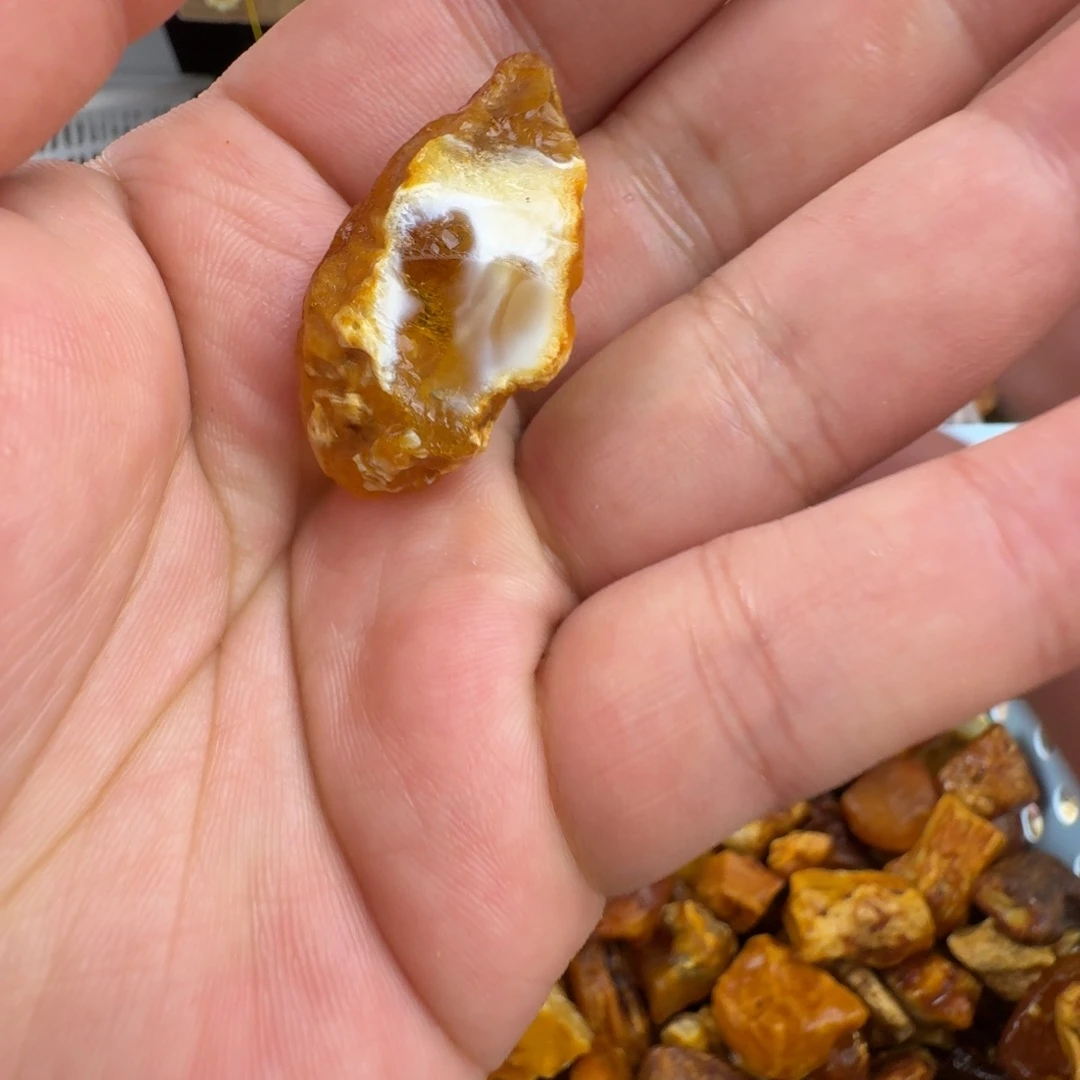 琥珀未镶嵌裸石5.3