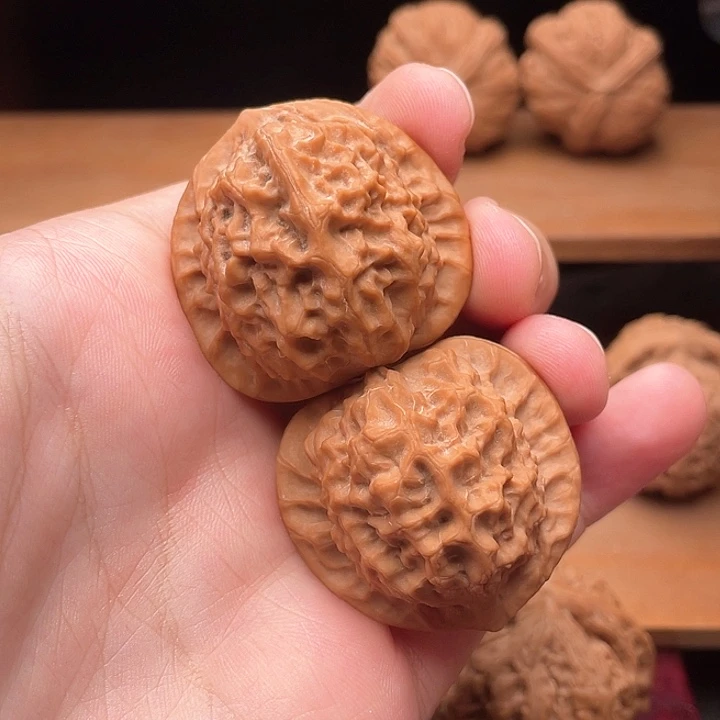 吊坠文玩核桃38.8毕业全品蜡皮瓷娃娃