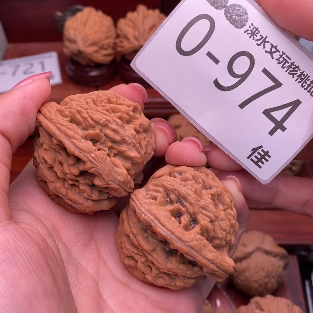 龙***燚把件文玩核桃46虎头